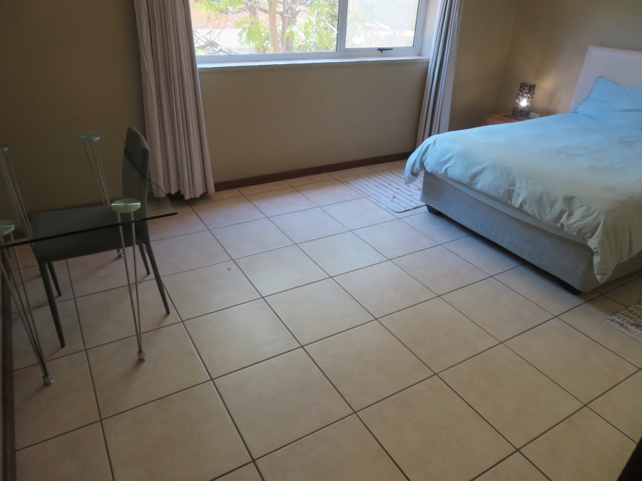 To Let 2 Bedroom Property for Rent in Kenilworth Western Cape
